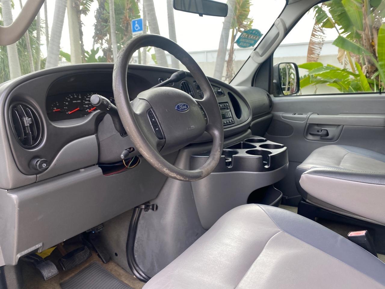 2008 Ford Econoline Wagon XLT 15 PASSENGERS E350 CLEAN Pompano Beach FL