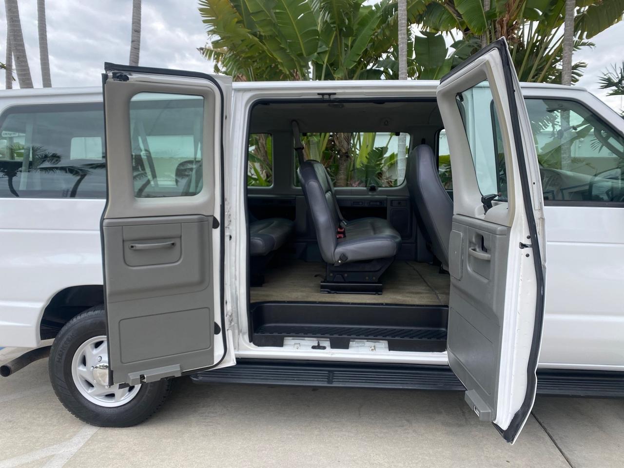 2008 Ford Econoline Wagon XLT 15 PASSENGERS E350 CLEAN Pompano Beach FL