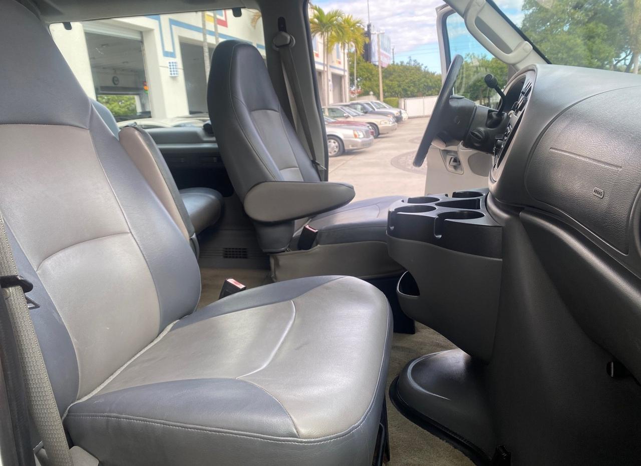 2008 Ford Econoline Wagon XLT 15 PASSENGERS E350 CLEAN Pompano Beach FL