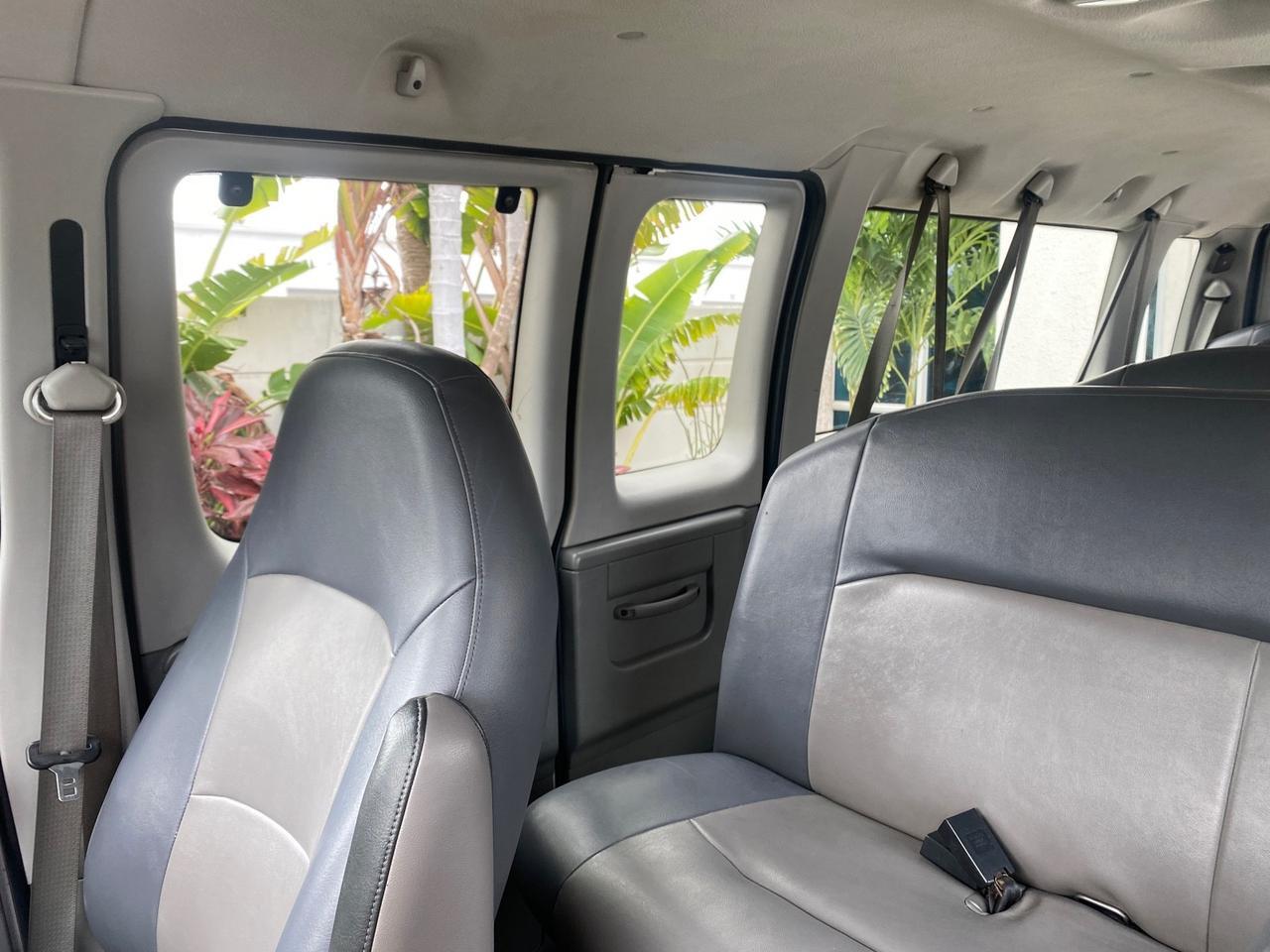 2008 Ford Econoline Wagon XLT 15 PASSENGERS E350 CLEAN Pompano Beach FL