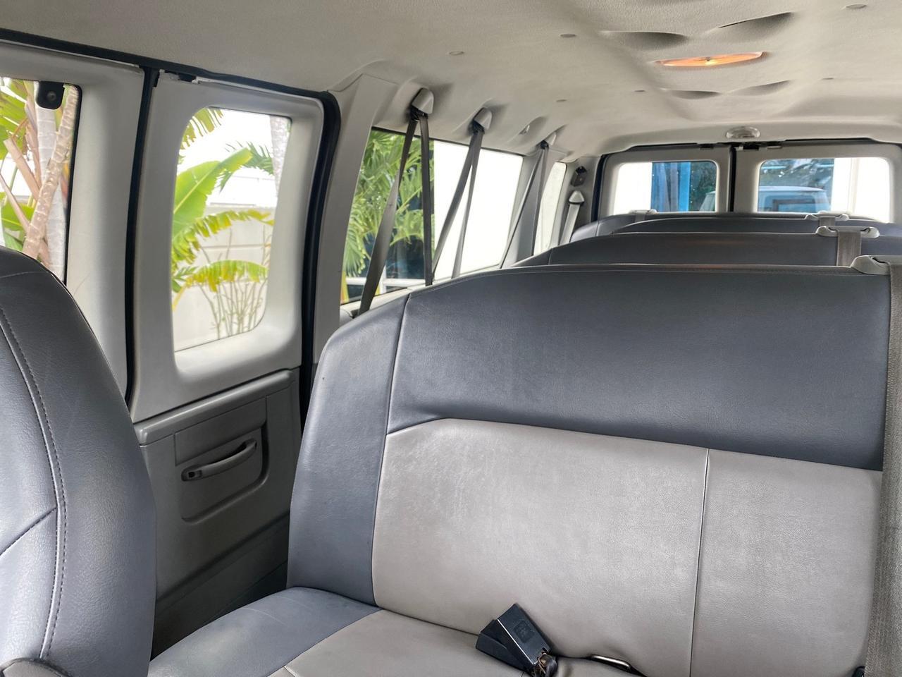 2008 Ford Econoline Wagon XLT 15 PASSENGERS E350 CLEAN Pompano Beach FL