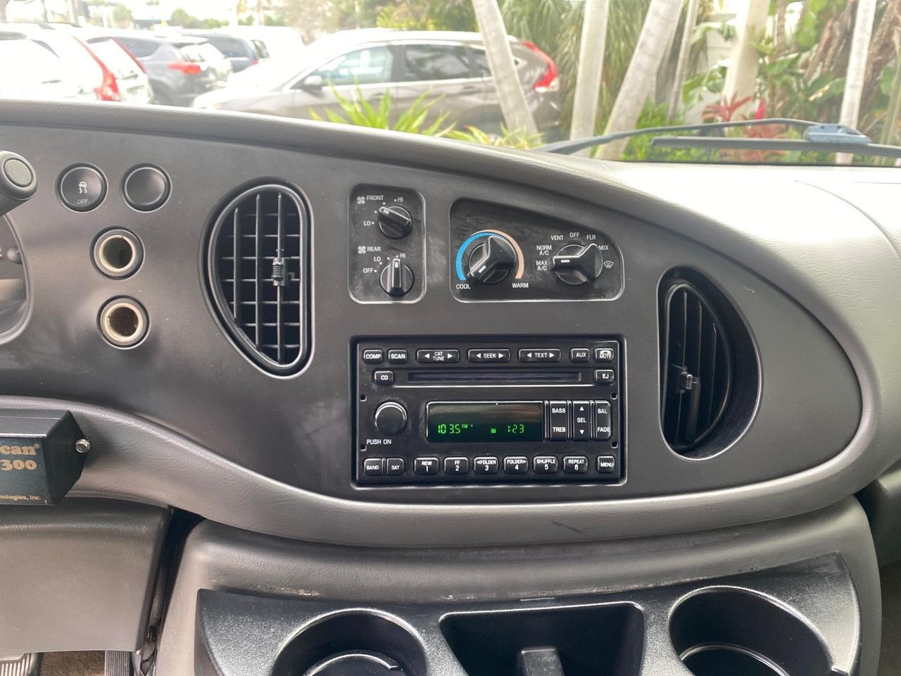 2008 Ford Econoline Wagon XLT 15 PASSENGERS E350 CLEAN Pompano Beach FL