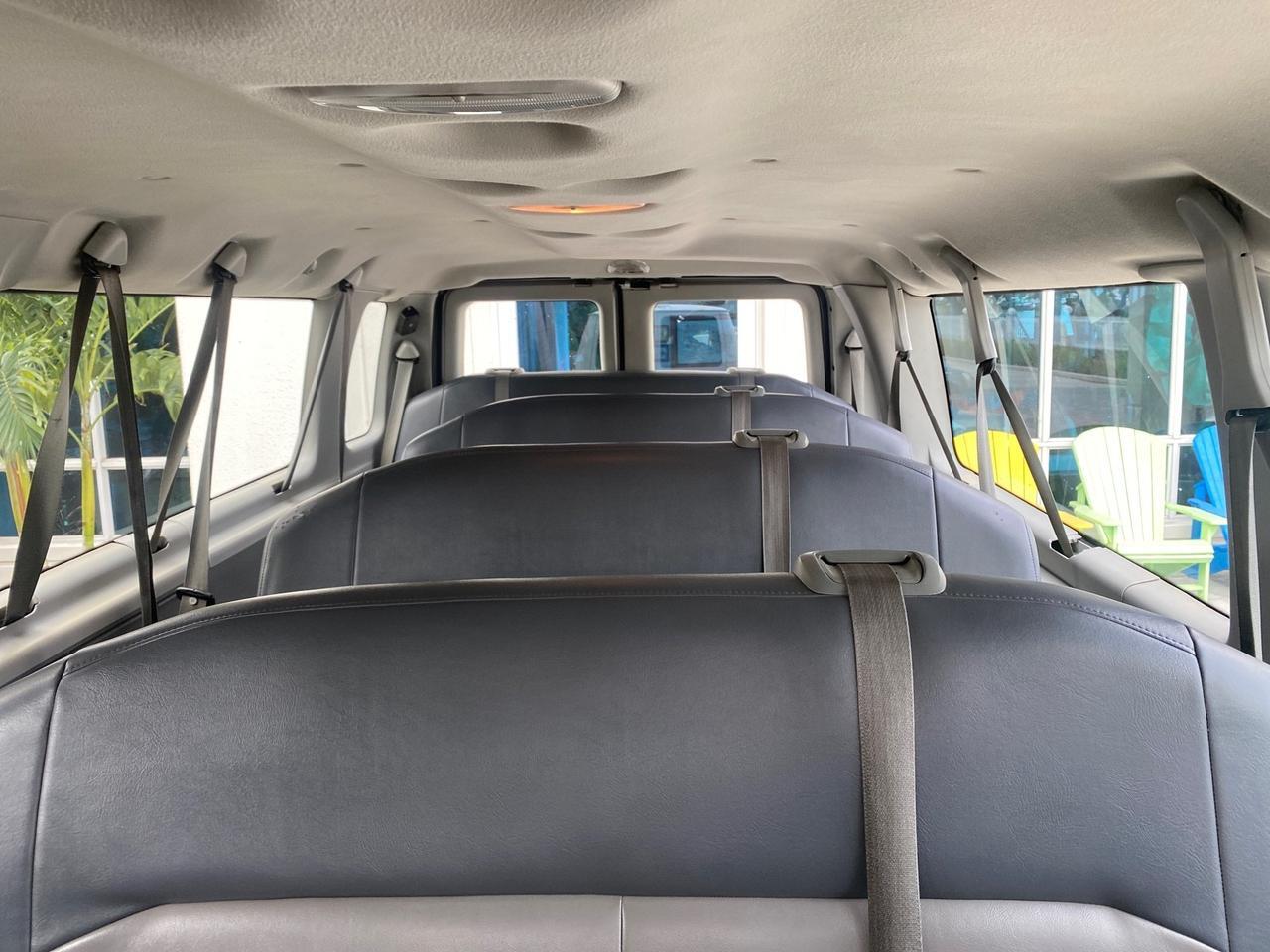 2008 Ford Econoline Wagon XLT 15 PASSENGERS E350 CLEAN Pompano Beach FL