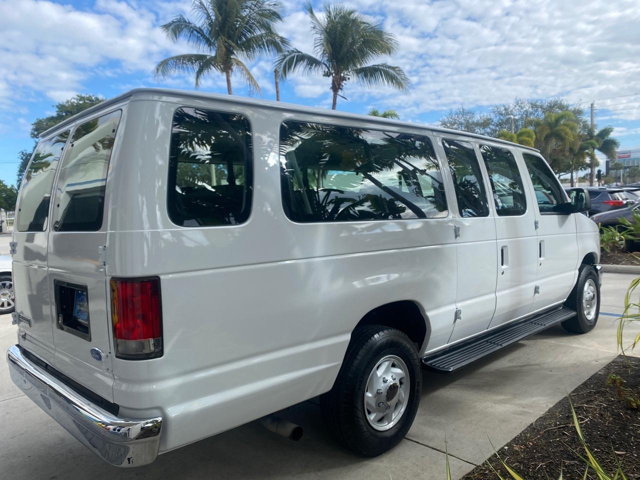 2008 Ford Econoline Wagon XLT 15 PASSENGERS E350 CLEAN Pompano Beach FL
