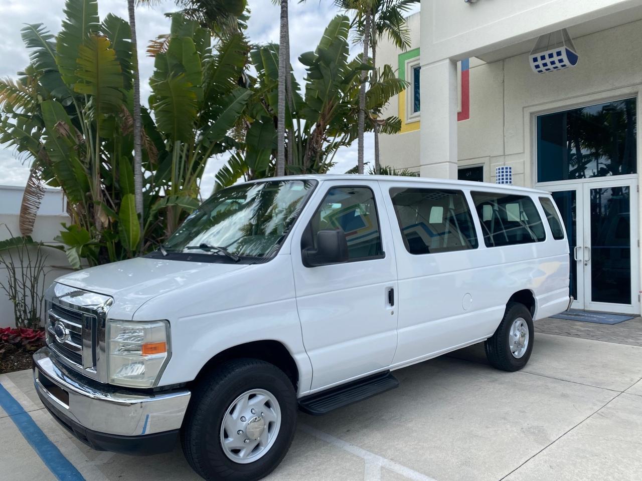2008 Ford Econoline Wagon XLT 15 PASSENGERS E350 CLEAN Pompano Beach FL