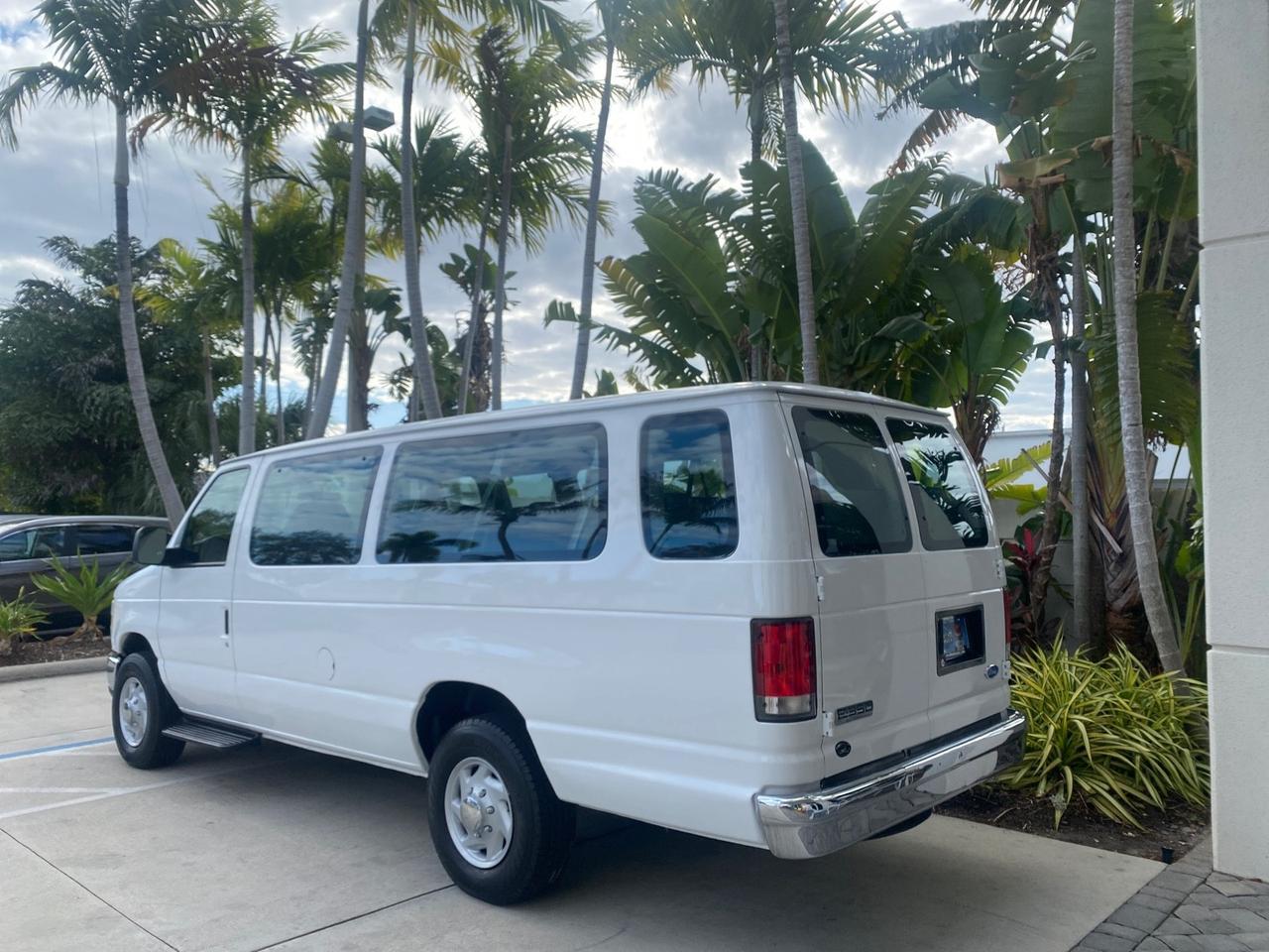 2008 Ford Econoline Wagon XLT 15 PASSENGERS E350 CLEAN Pompano Beach FL