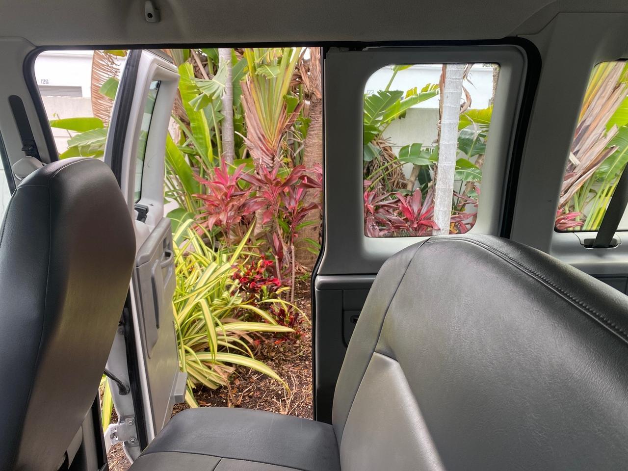 2008 Ford Econoline Wagon XLT 15 PASSENGERS E350 CLEAN Pompano Beach FL