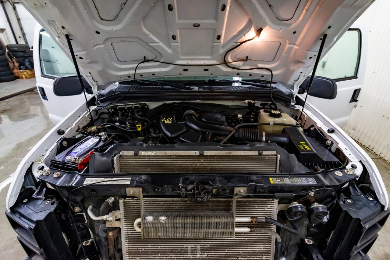 2008 Ford F-250 4x4 Reg Cab XL Longbox Red Deer AB