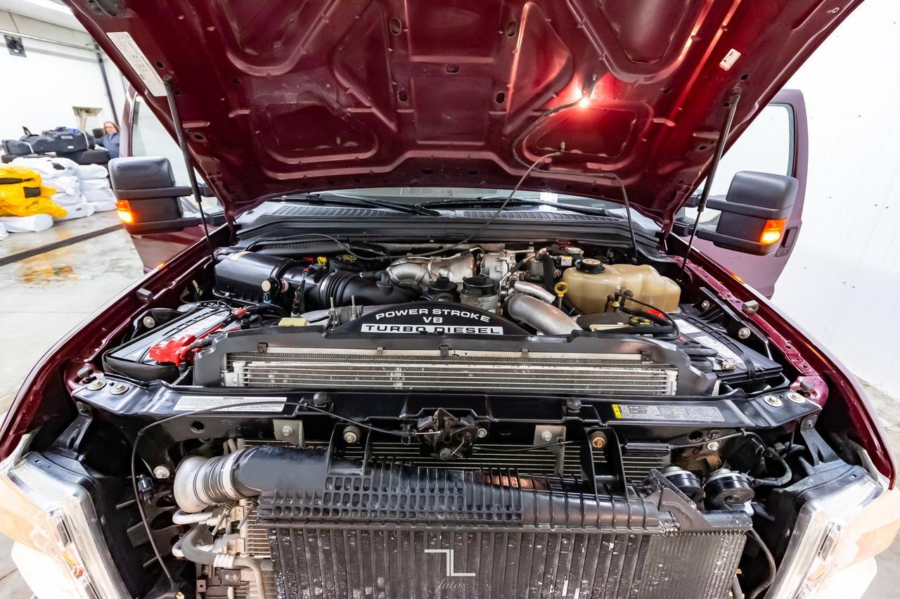 2008 Ford F-350 4x4 Crew Cab Lariat Diesel Leather Roof Red Deer AB