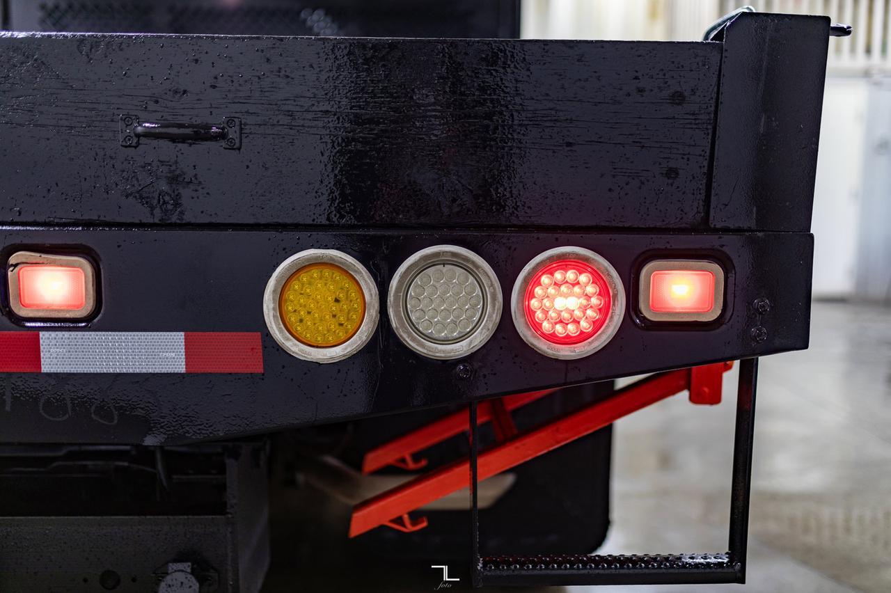 2008 Ford F-550 4x2 Crew Cab XL Deck Red Deer AB