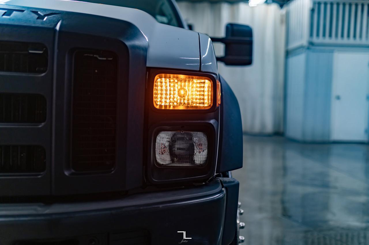 2008 Ford F-550 4x2 Reg Cab Service Body Dually  Diesel Red Deer AB