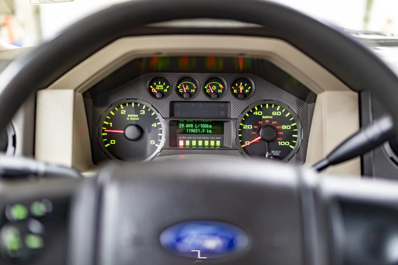 2008 Ford F-550 4x2 Reg Cab Service Body Dually  Diesel Red Deer AB