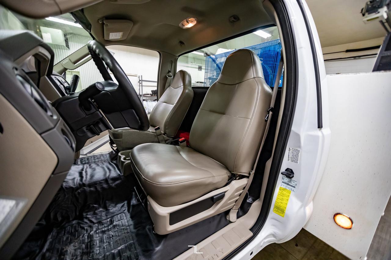 2008 Ford F-550 4x2 Reg Cab Service Body Dually  Diesel Red Deer AB