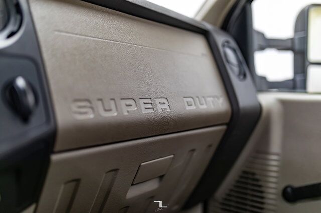 2008 Ford F-550 4x2 Reg Cab Service Body Dually  Diesel Red Deer AB