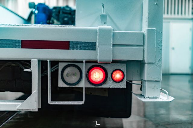 2008 Ford F-550 4x2 Reg Cab Service Body Dually  Diesel Red Deer AB