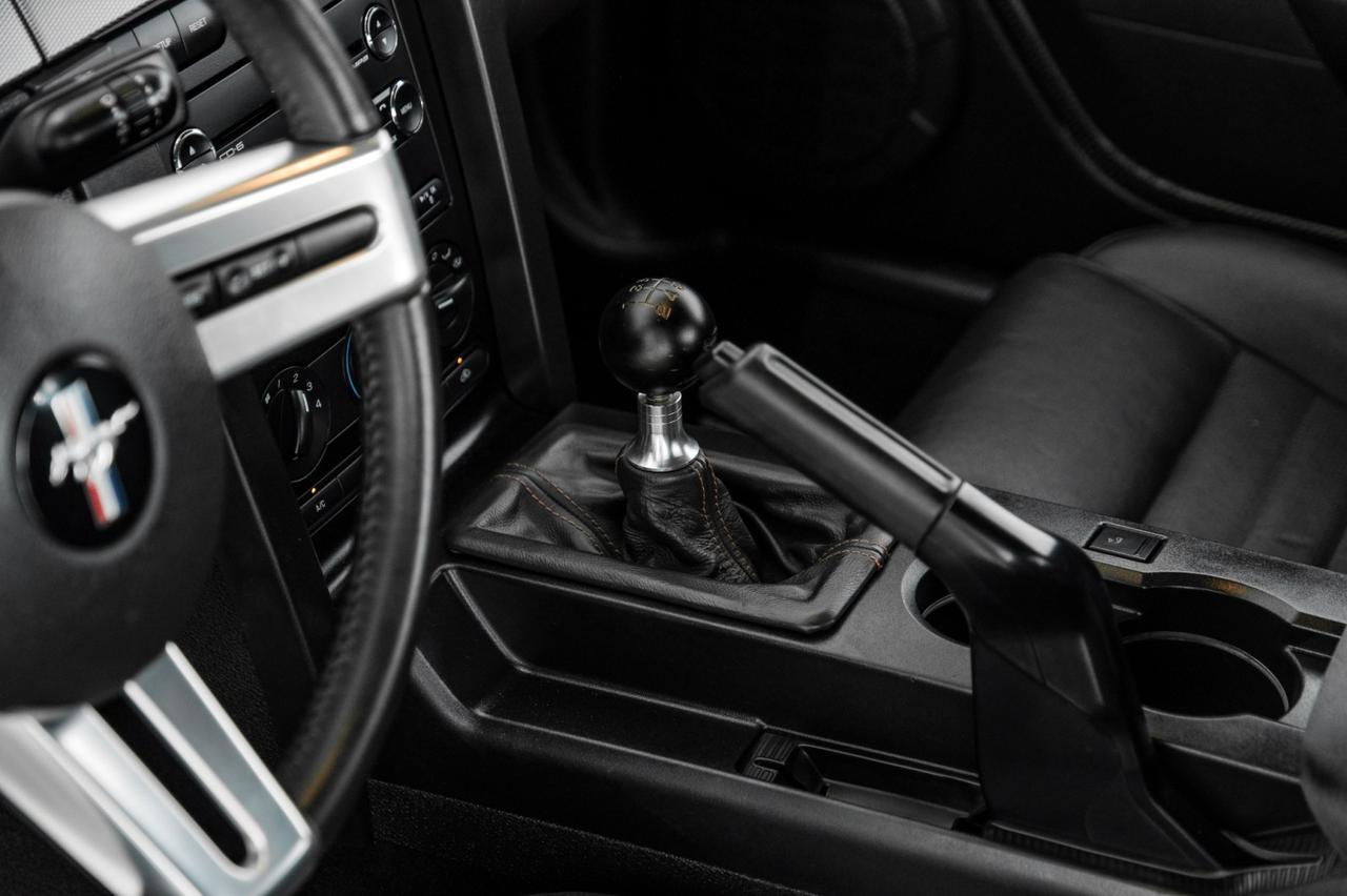 2008 Ford Mustang GT Deluxe photo 11