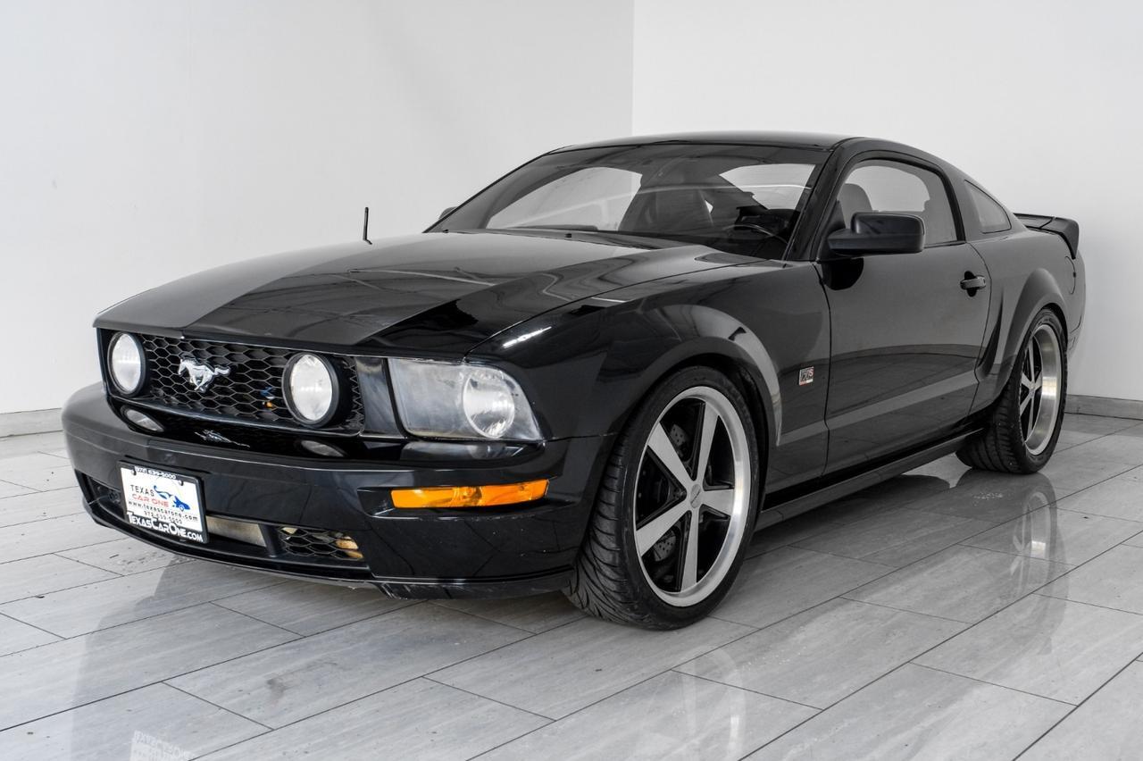 2008 Ford Mustang GT Deluxe photo 2