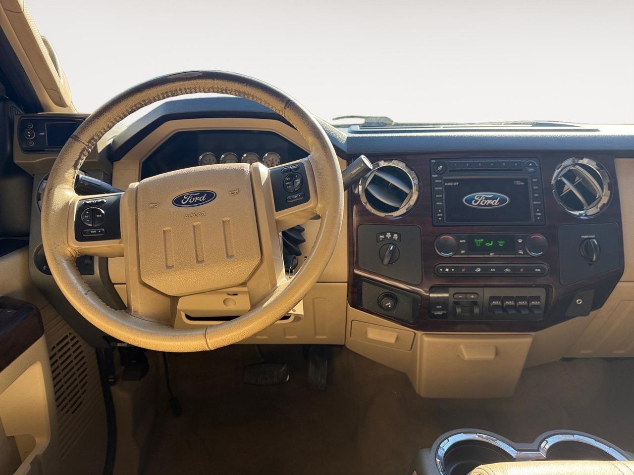 2008 Ford Super Duty F-250 SRW Lariat, RUNNING BOARDS, BLACK WHEELS, HEATED SEATS, TOW PACKAGE, SLIDING REAR WINDOW, POWER AND HEATED MIRRORS, TINTED WINDOWS, USB, AUX, TOW HOOKS, LOW MILES!