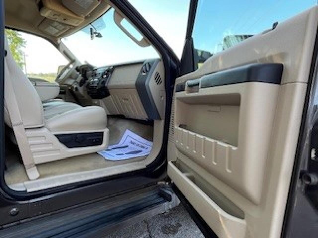 2008 Ford F-250 Lariat photo 2