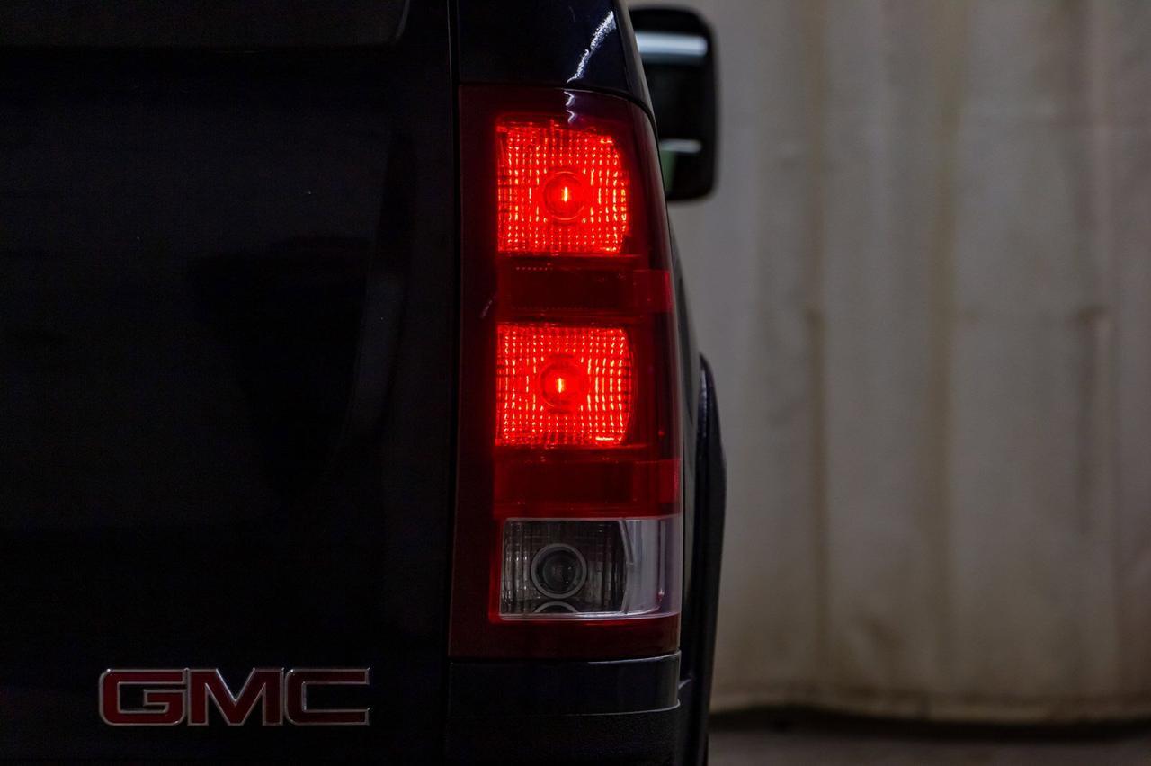 2008 GMC Sierra 2500HD 4x4 Crew Cab SLE Diesel Red Deer AB