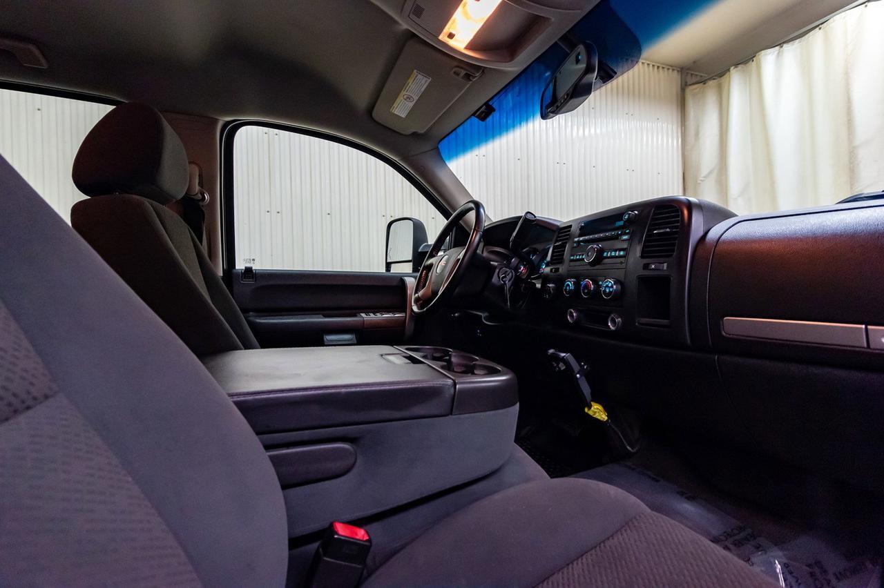 2008 GMC Sierra 2500HD 4x4 Crew Cab SLE Diesel Red Deer AB