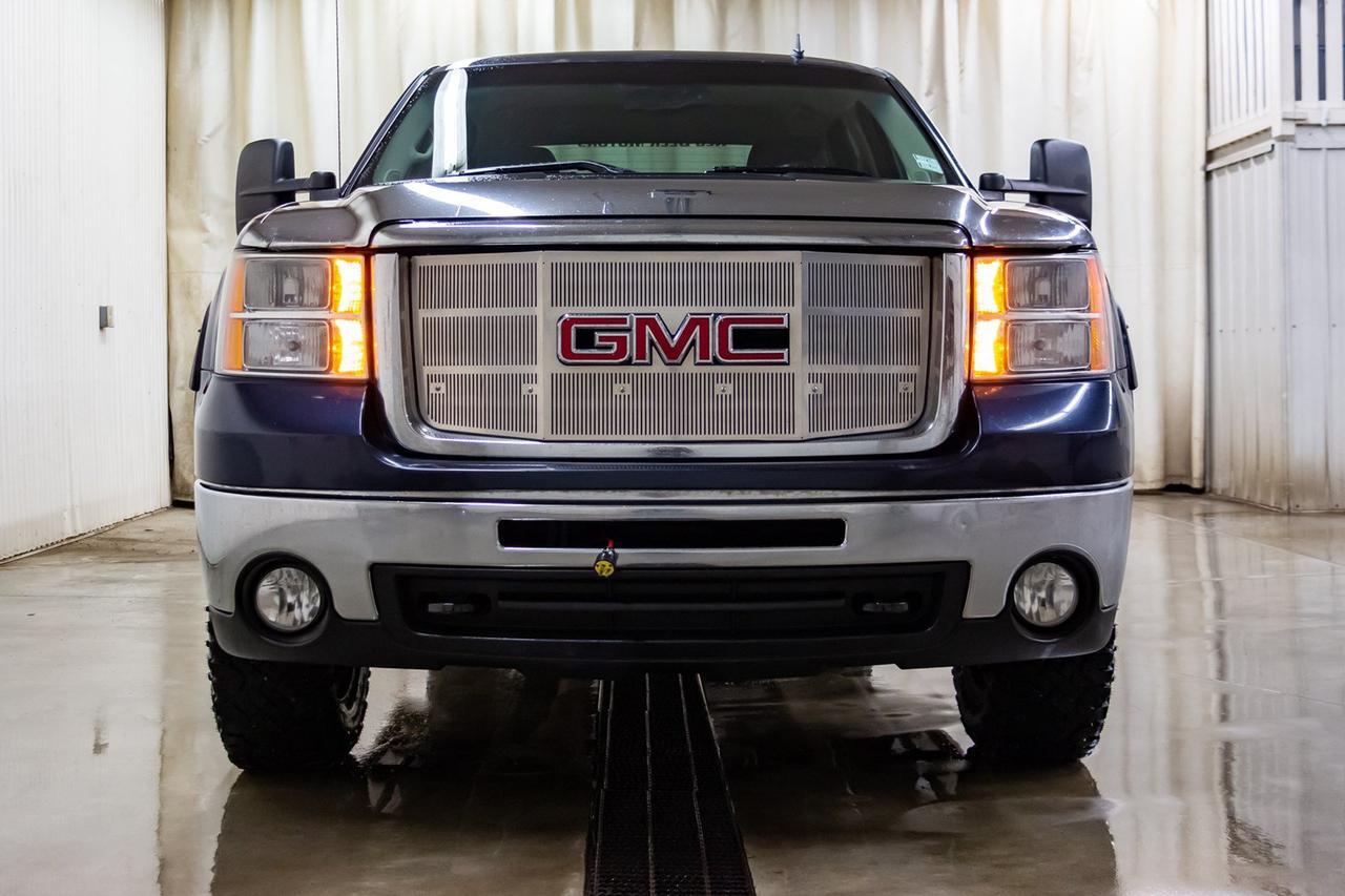 2008 GMC Sierra 2500HD 4x4 Crew Cab SLE Diesel Red Deer AB