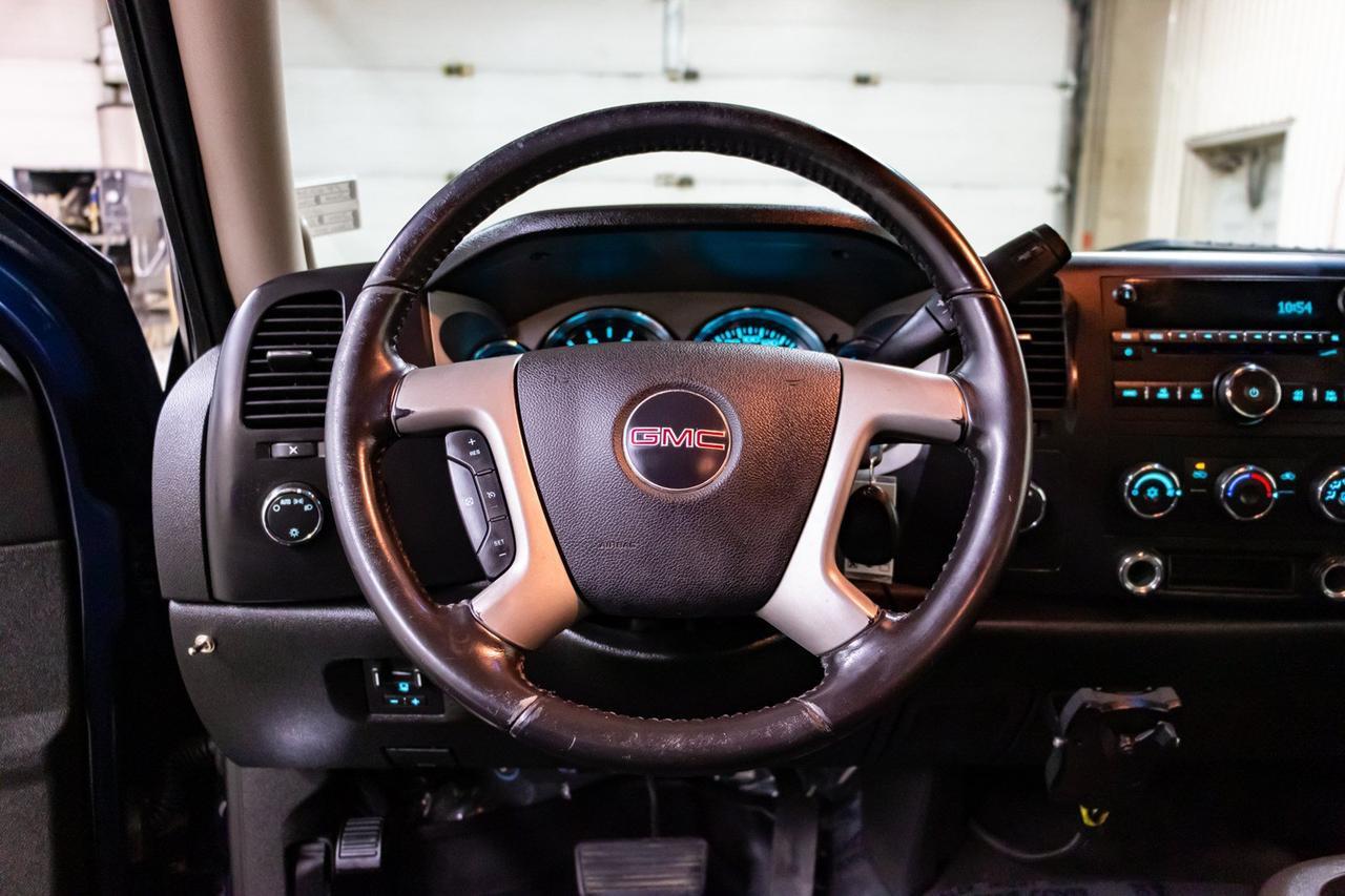 2008 GMC Sierra 2500HD 4x4 Crew Cab SLE Diesel Red Deer AB