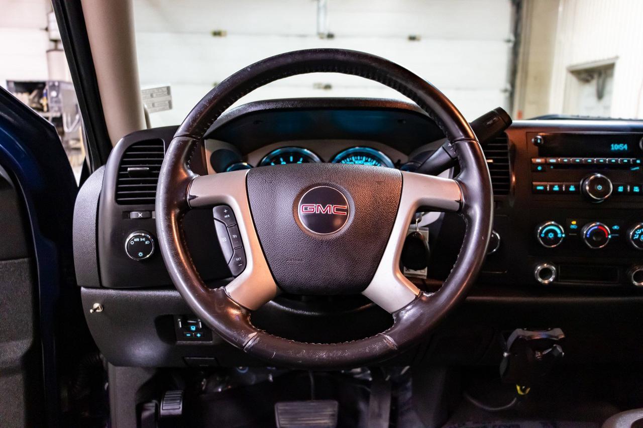 2008 GMC Sierra 2500HD 4x4 Crew Cab SLE Diesel Red Deer AB