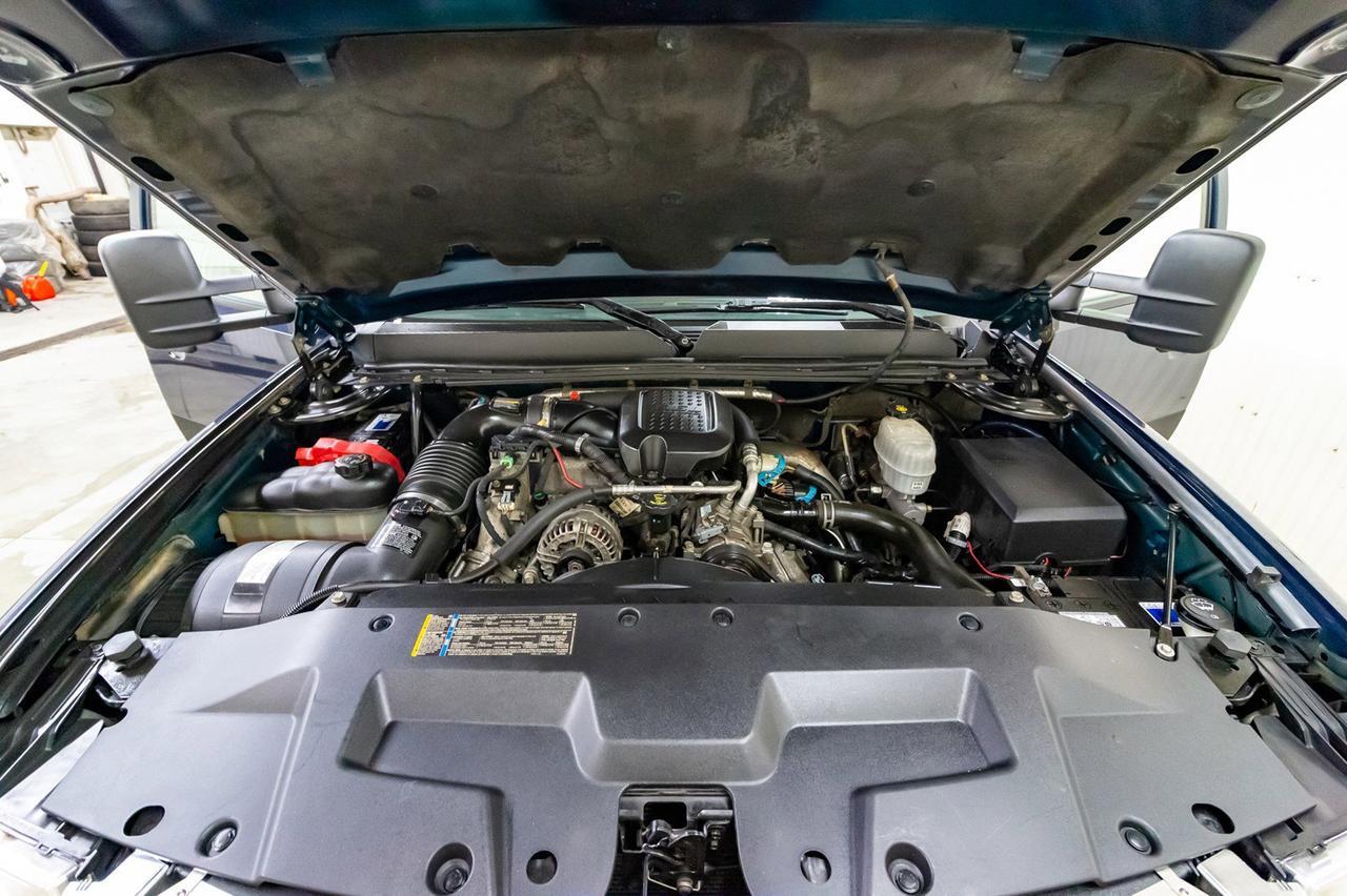 2008 GMC Sierra 2500HD 4x4 Crew Cab SLE Diesel Red Deer AB