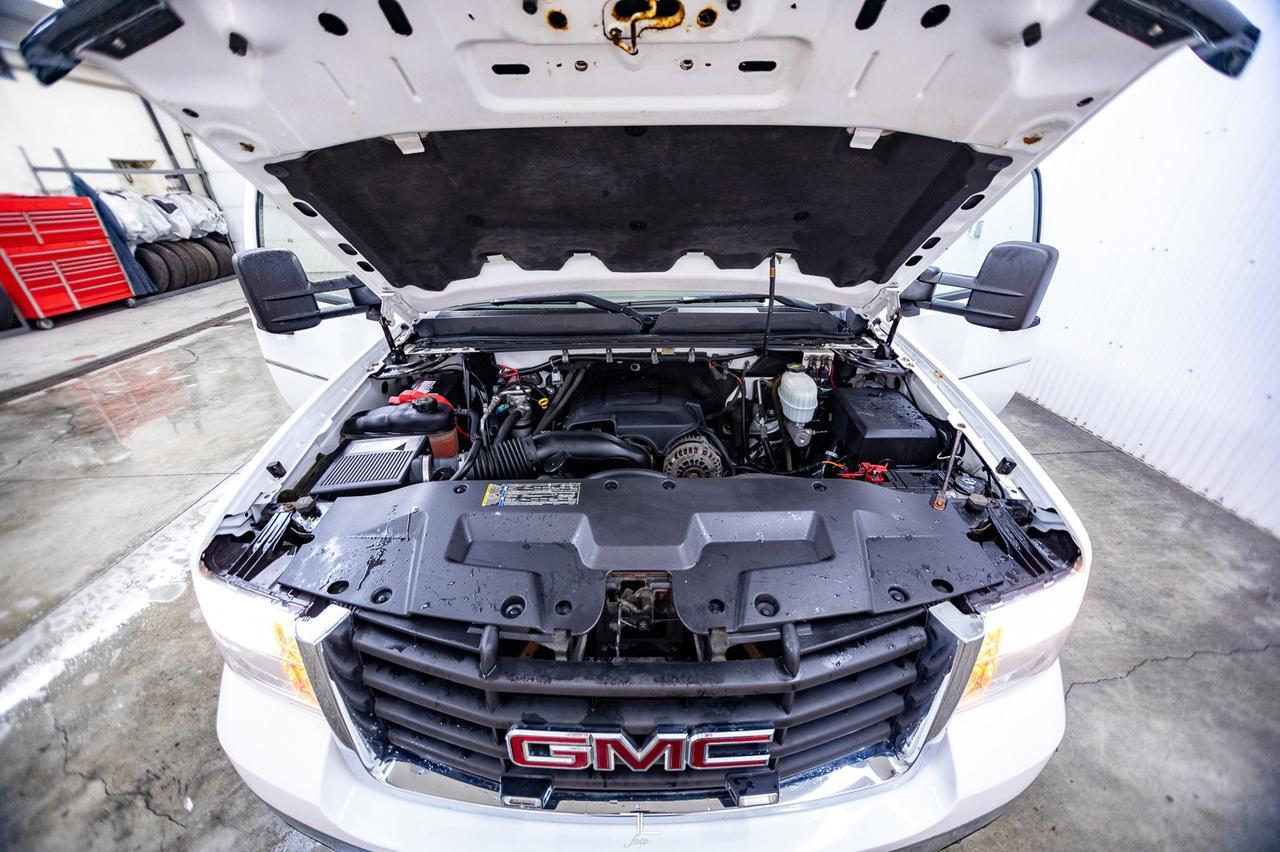 2008 GMC Sierra 2500HD 4x4 Ext Cab SLE Mechanics Box Red Deer AB