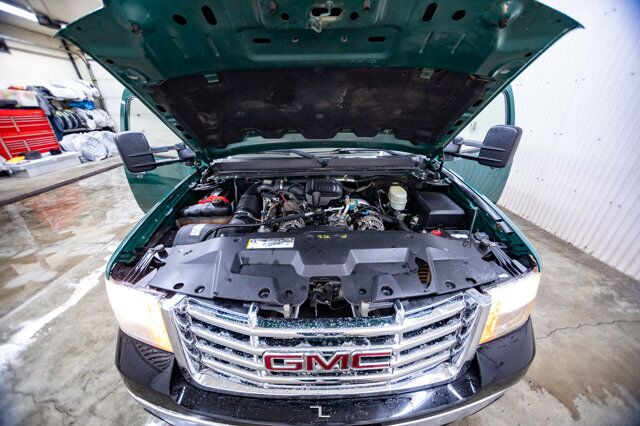 2008 GMC Sierra 3500HD 4x4 Reg Cab LT Dump Box Diesel Dually Red Deer AB