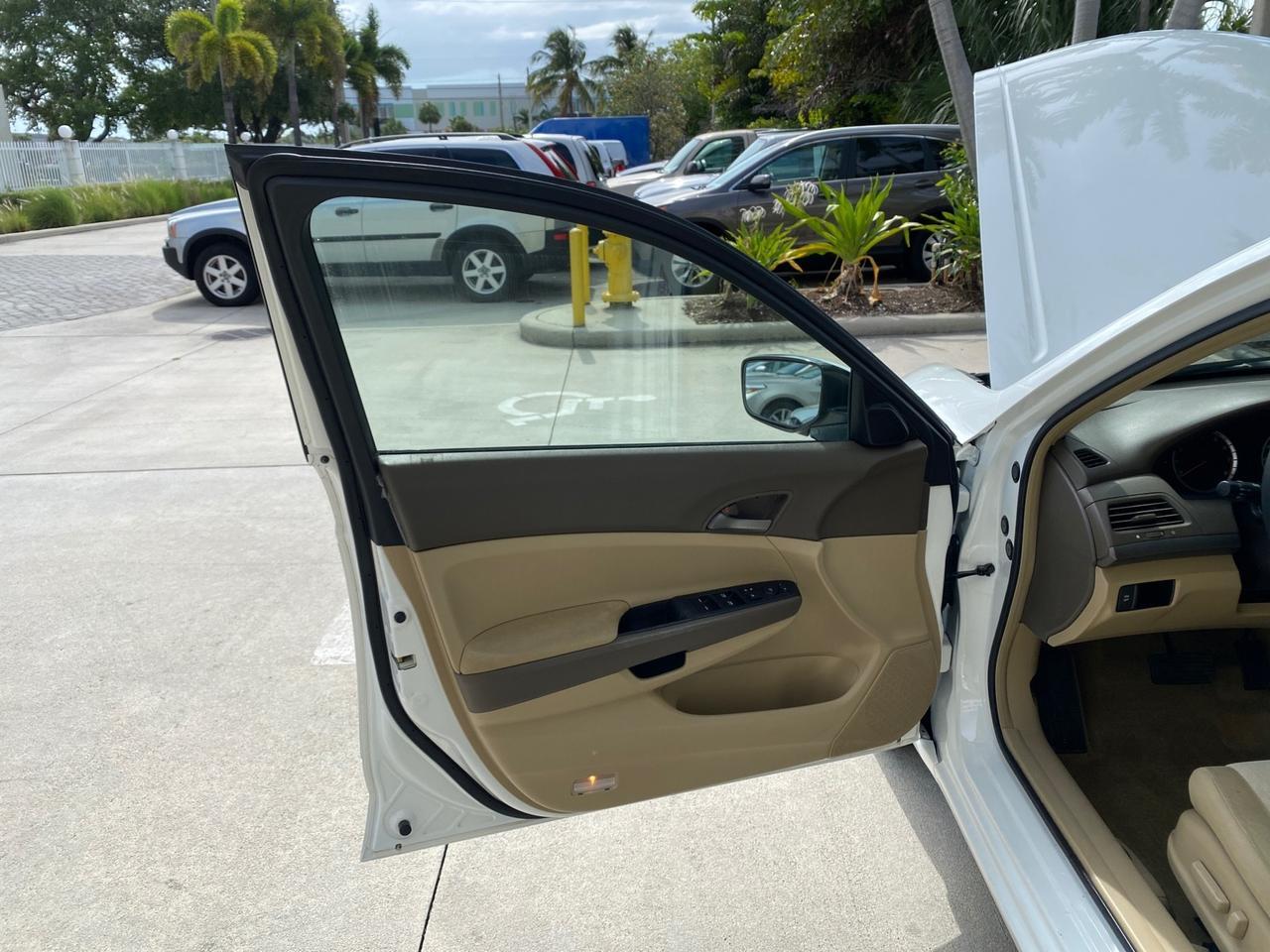 2008 Honda Accord Sdn LX-P LOW MILES 49,816 1 OWNER Pompano Beach FL