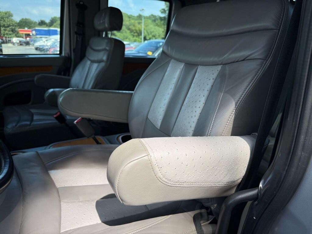 2008 International 4400 2 L HAULER TRUCK