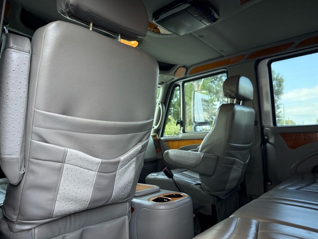 2008 International 4400 2 L HAULER TRUCK