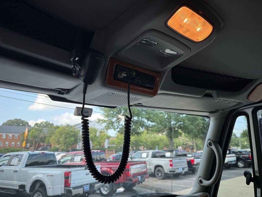 2008 International 4400 2 L HAULER TRUCK