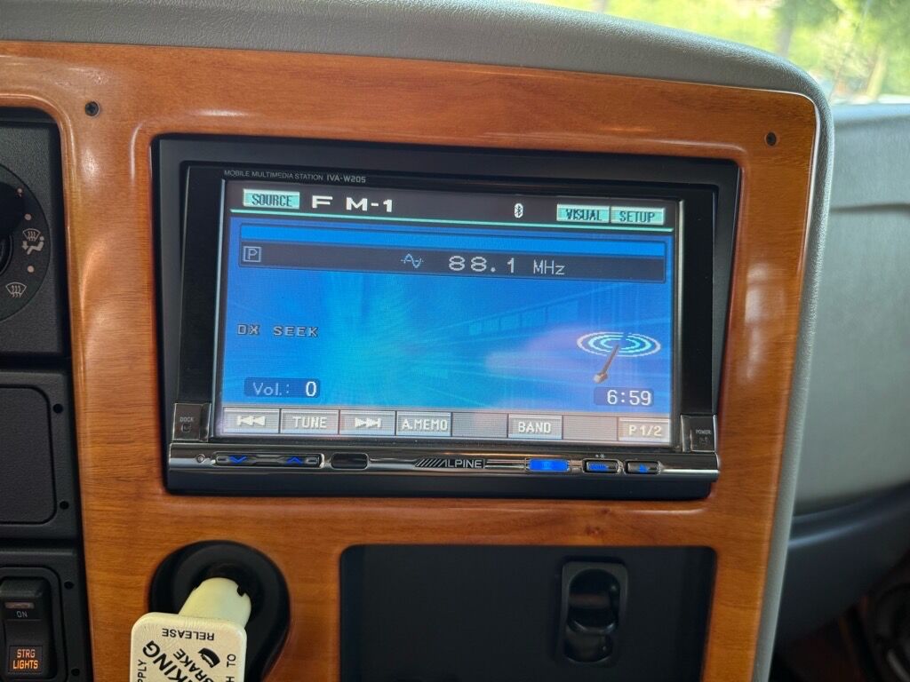 2008 International 4400 2 L HAULER TRUCK