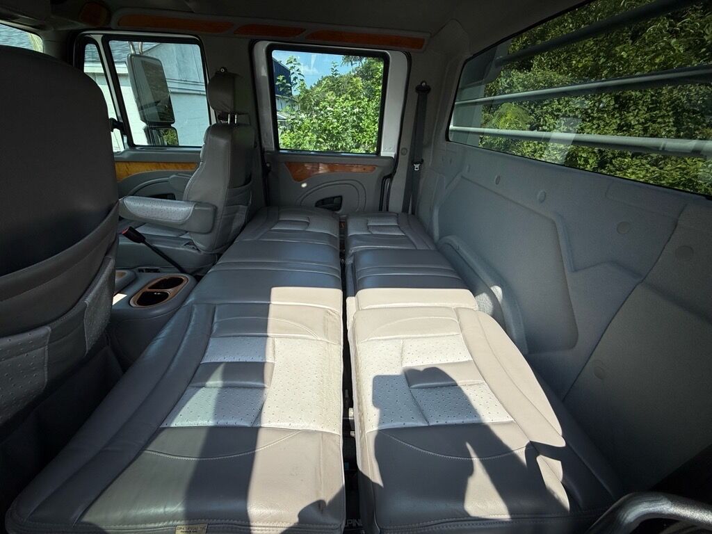 2008 International 4400 2 L HAULER TRUCK