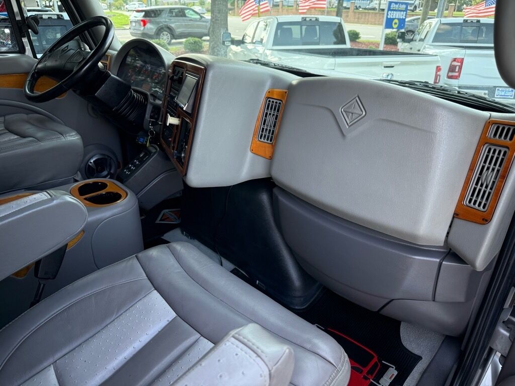 2008 International 4400 2 L HAULER TRUCK