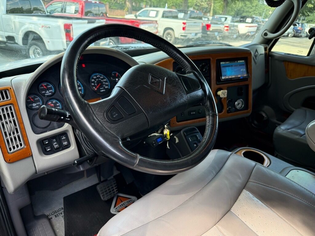 2008 International 4400 2 L HAULER TRUCK