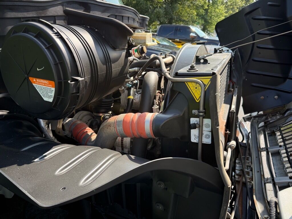 2008 International 4400 2 L HAULER TRUCK