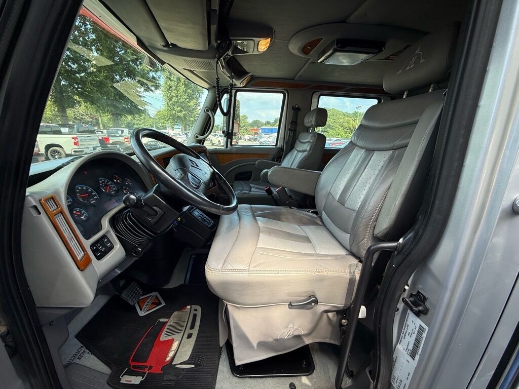 2008 International 4400 2 L HAULER TRUCK