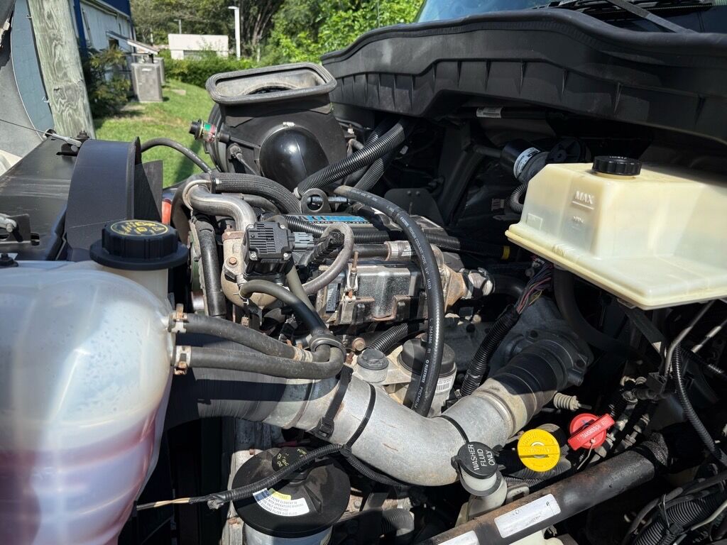 2008 International 4400 2 L HAULER TRUCK