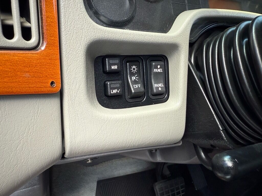 2008 International 4400 2 L HAULER TRUCK