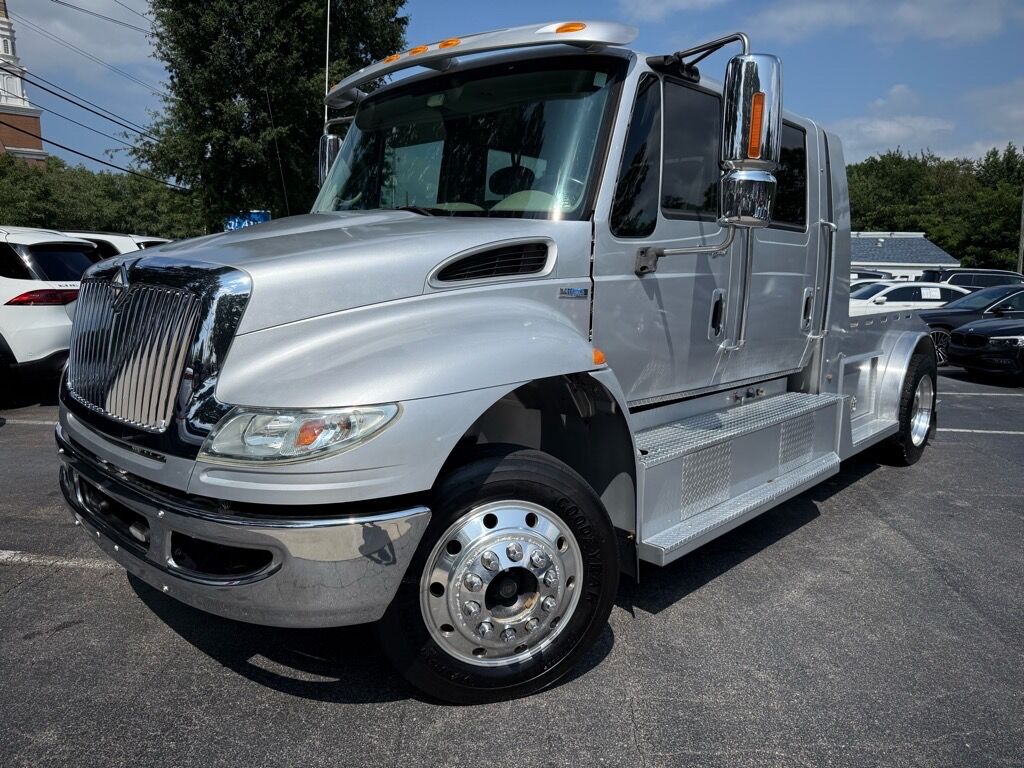 2008 International 4400 2 L HAULER TRUCK