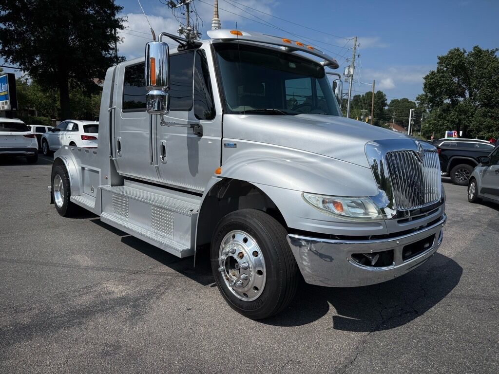2008 International 4400 2 L HAULER TRUCK