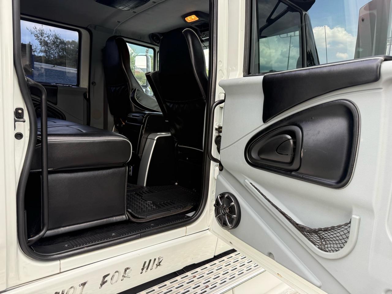 2008 International RXT Crew Cab