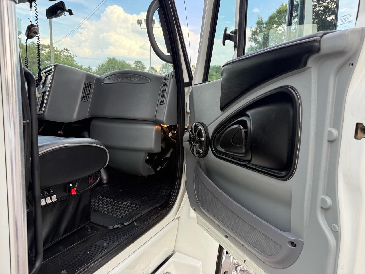 2008 International RXT Crew Cab