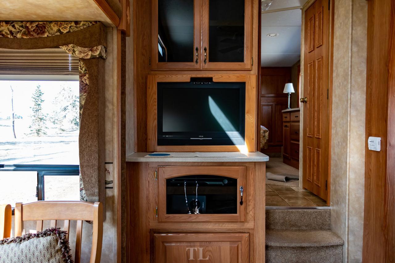 2008 Jayco Eagle 291 RLTS 35 Ft. Travel Trailer 3 Slides Red Deer AB