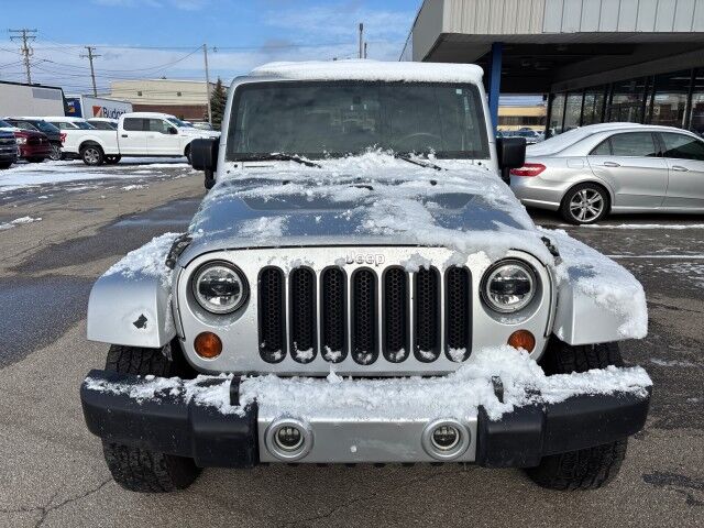 2008 Jeep Wrangler Unlimited Sahara photo 2