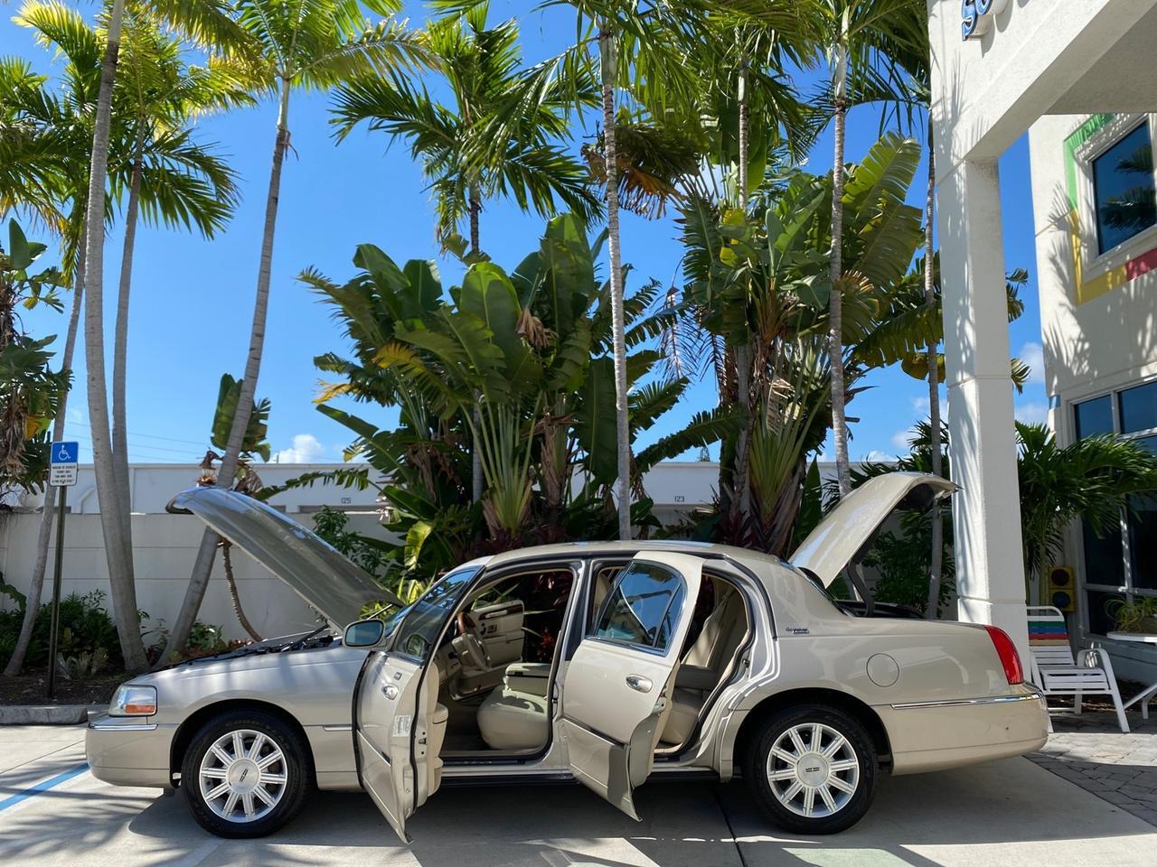 2008 Lincoln Town Car Limited LOW MILES 29,278 1 OWNER Pompano Beach FL